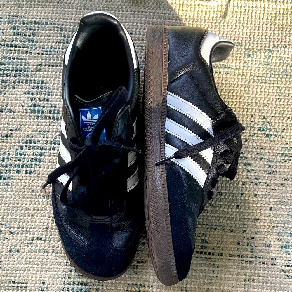 Men’s Classic Sambas